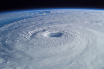 Hurricane_Isabel_from_ISS (350x232)