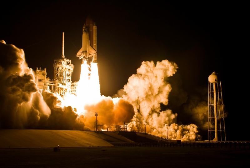 large-nighttime-shuttle-launch-800x538