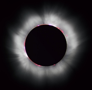 Solar_eclipse_1999_4_NR (300x295)